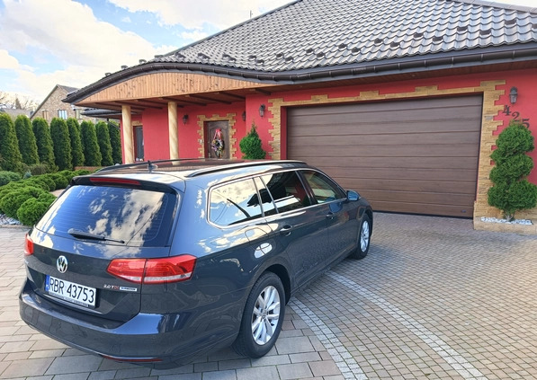 Volkswagen Passat cena 63500 przebieg: 188000, rok produkcji 2015 z Działoszyn małe 704